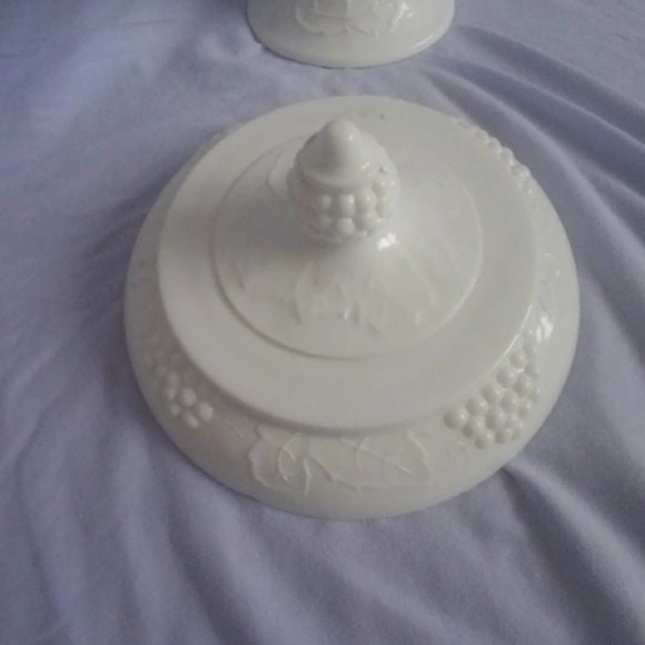 Indiana Glass Harvest Grape pedestal milkglass candy dish with lid - Picture 3 of 5